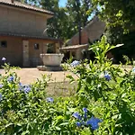 לינה וארוחת בוקר Casaforte La Bastide פררה